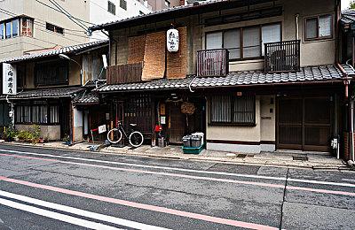 《双影奇境》总监为EA辩护：许多批评都是不应该的